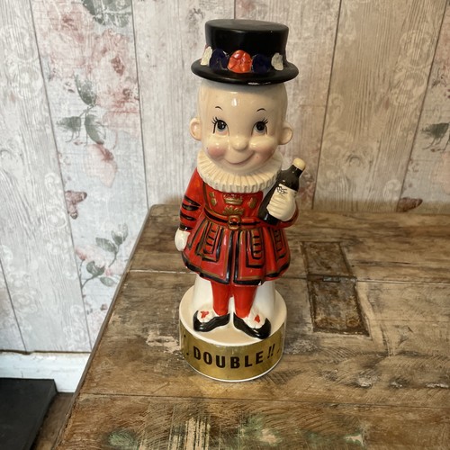 Musical decanter beefeater - decanter,